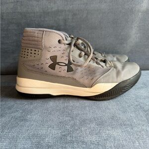 Under Armor Boys Basketball Shoes 6Y Gray Grade School Jet 2017 Lace Up High Top